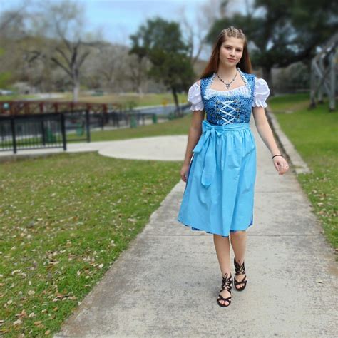 dirndl teenager